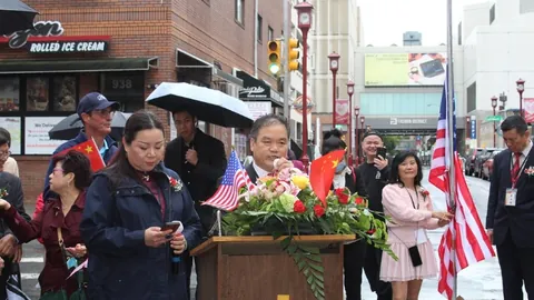 《神界》新作面临争议：玩家呼吁拉瑞安坚持原创，别盲目跟风社区潮流！